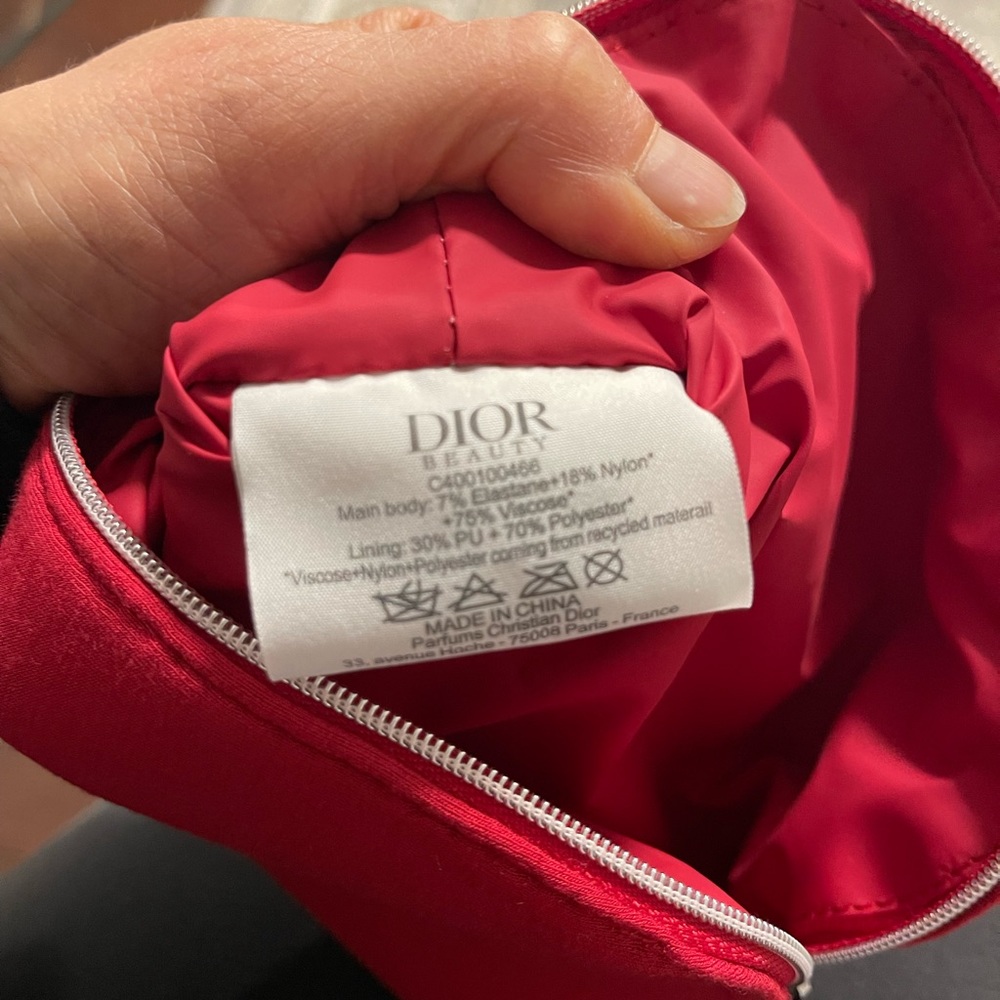 Dior red cosmetics pouch to shoulder bag - Picture 8 of 14